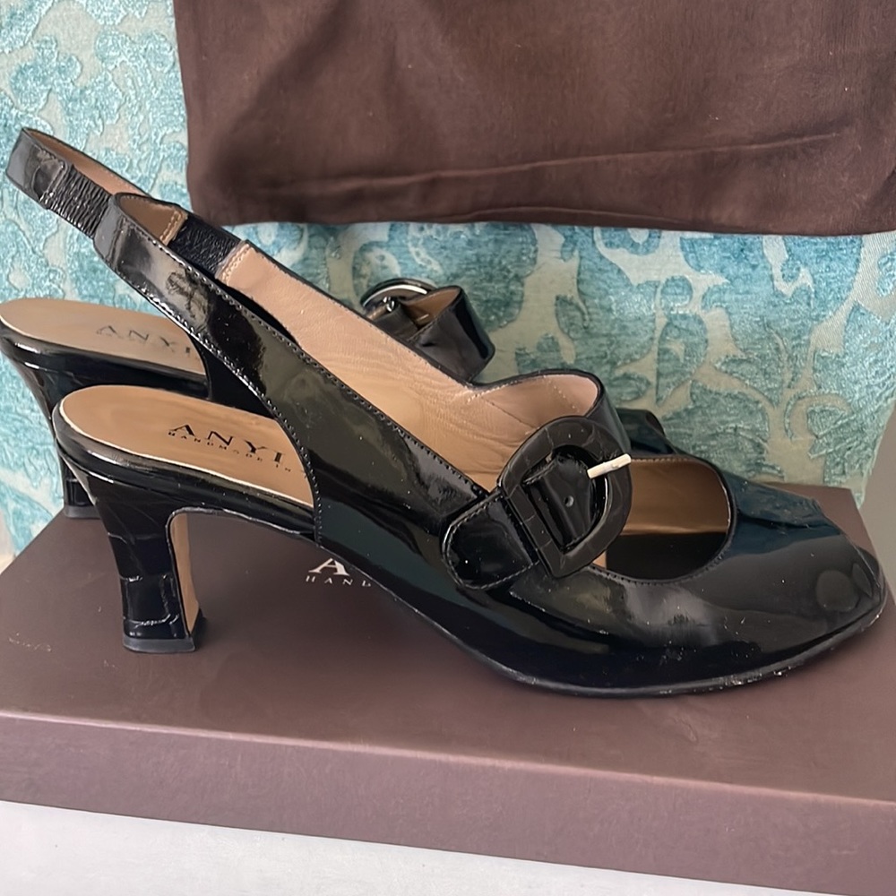 Anyi Lu women’s black patent shoe size 41.5